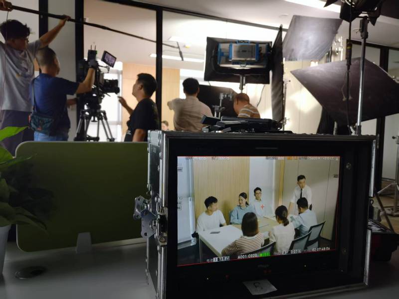 建德市TVC拍摄公司：科技产品视觉化大师，诠释未来感与功能美学